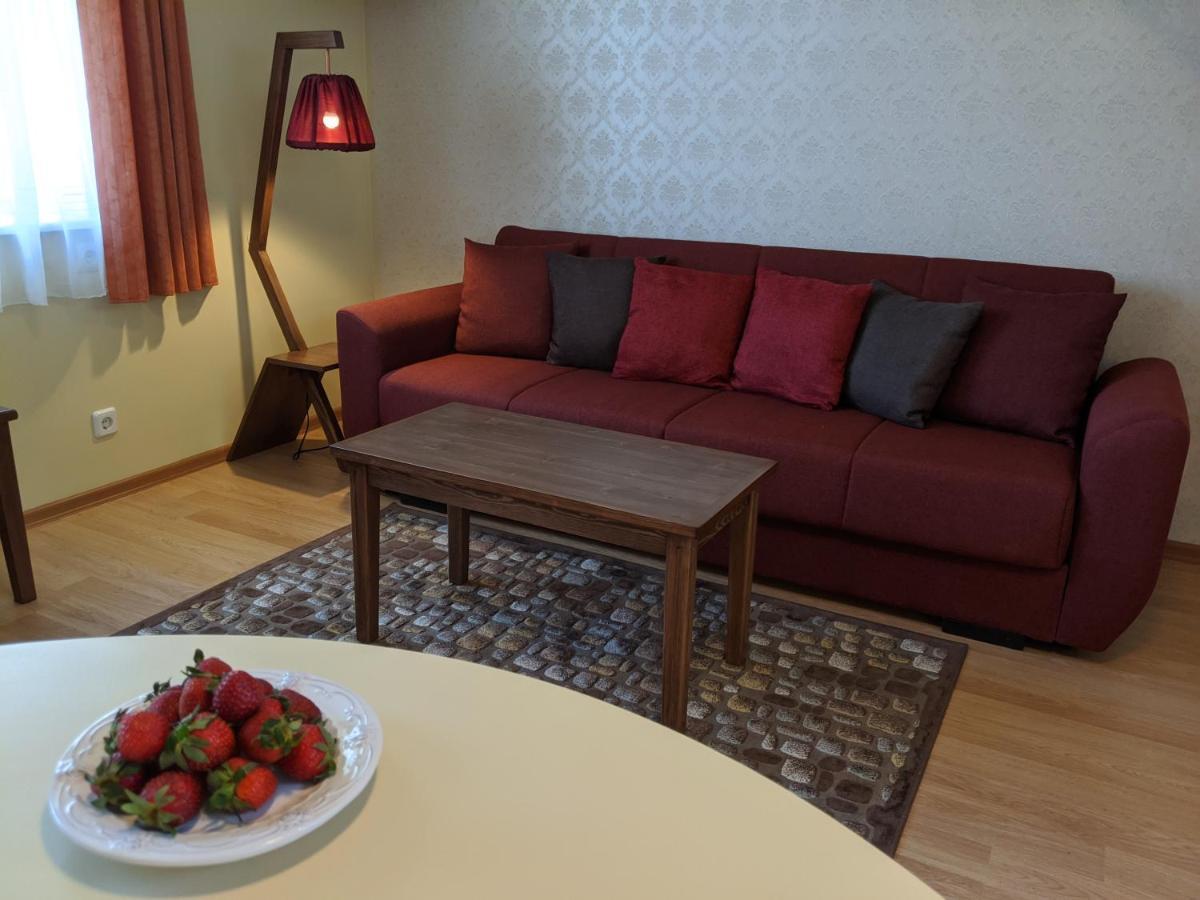 Pärna Guesthouse&Apartments Kuressaare Exteriör bild